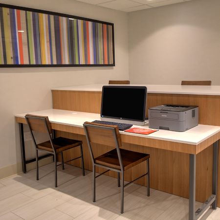 Holiday Inn Express Rochelle By Ihg Екстер'єр фото