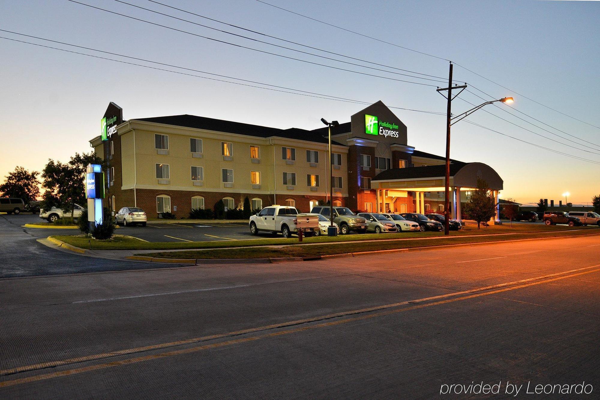 Holiday Inn Express Rochelle By Ihg Екстер'єр фото